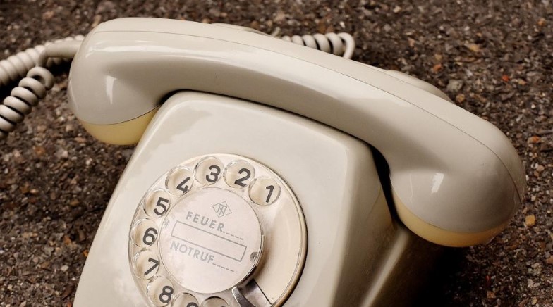 Telefono de disco que todos alguna vez hemos utilizado en la casa de nuestros abuelos.