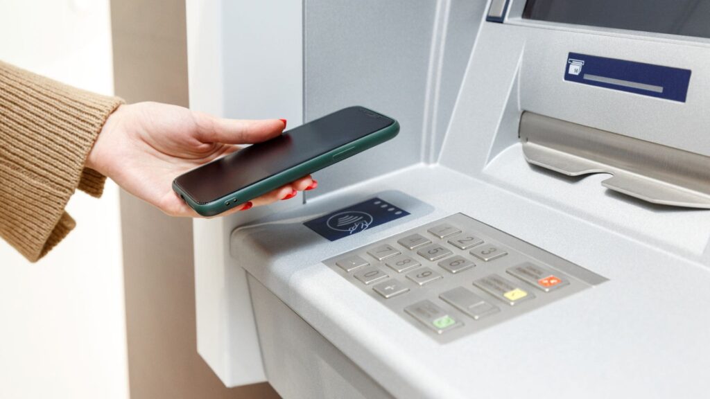 La tecnología está cambiando nuestras vidas para mejor, ¡y los nuevos cajeros automáticos contactless son un claro ejemplo de ello!