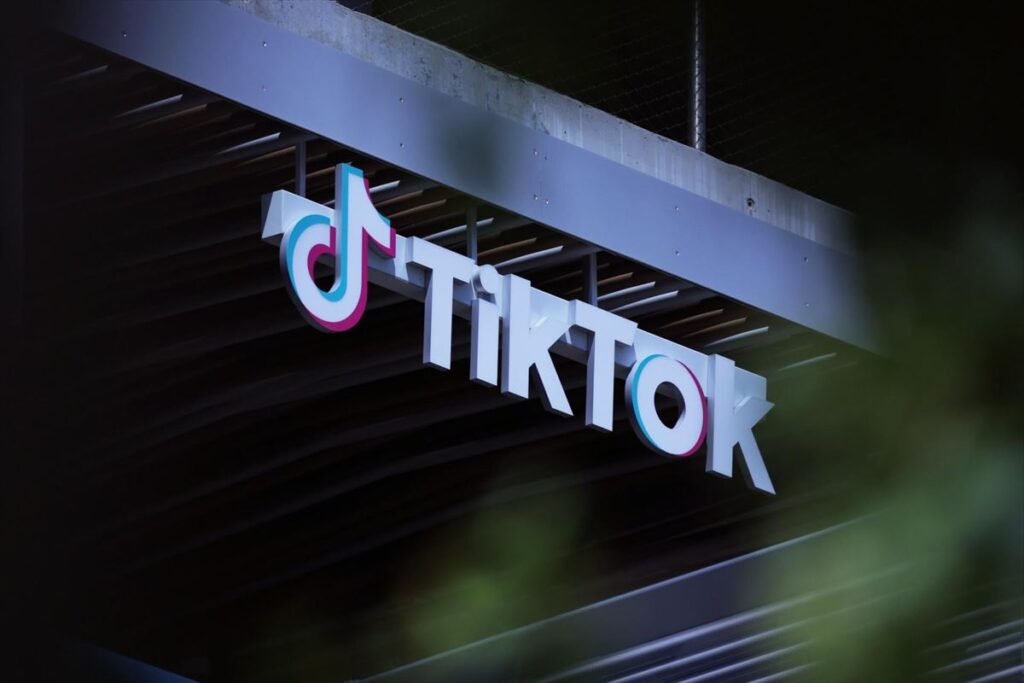 Tiktok prohibirá los filtros de belleza para menores