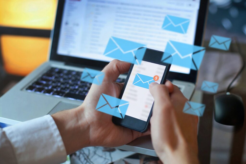 Cómo puedes recuperar el email que enviaste por error en Outlook o Gmail