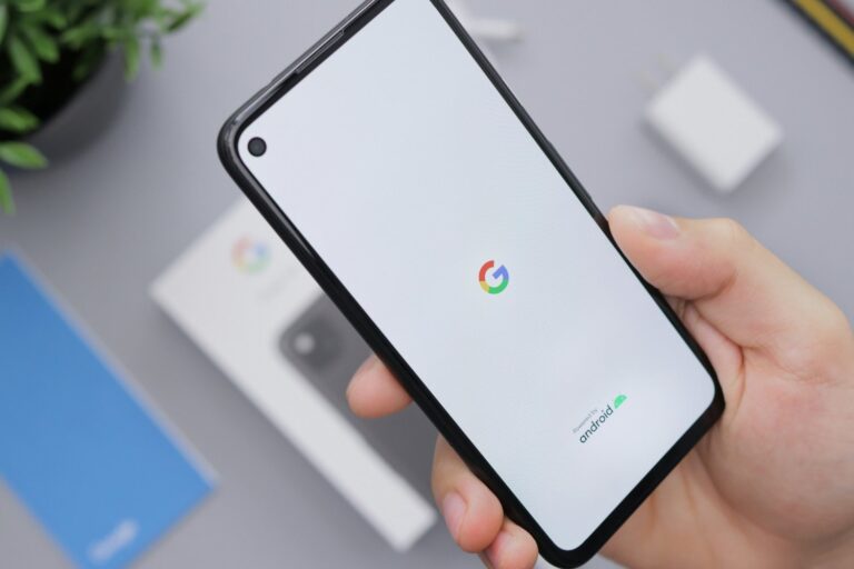 No tengo ni idea de cómo se programa una app. Acabo de crear una en 20 segundos con Google Firebase