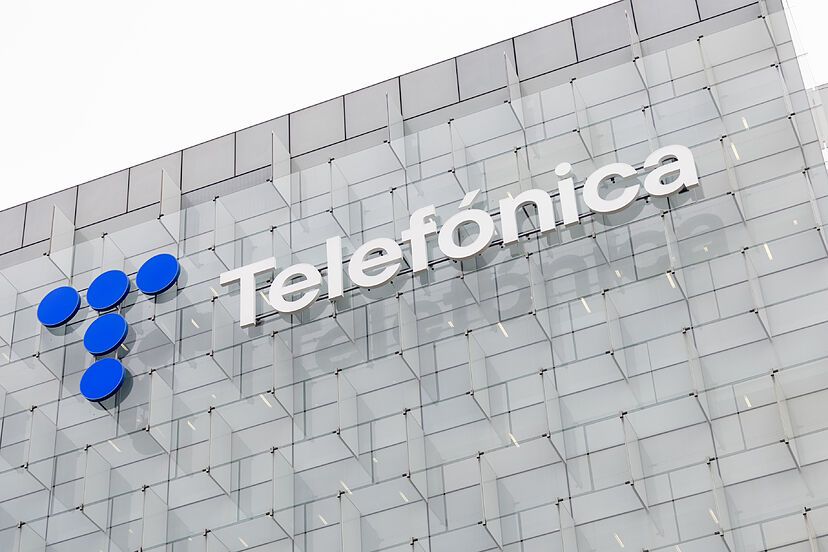 Telefónica y OpenAI se alían para que todos los clientes de Movistar tengan acceso a ChatGPT Plus