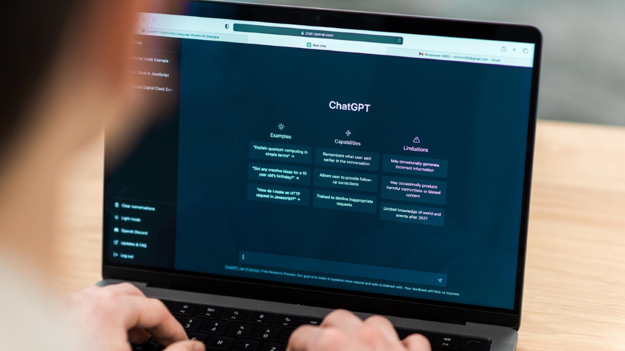 Poniendo a prueba anuncios en ChatGPT